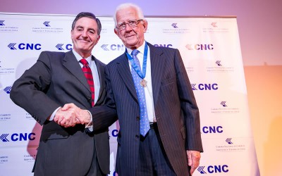 Alex Thiermann condecorado con Medalla al Mérito Gremial de la Cámara Nacional de Comercio, Servicios y Turismo de Chile