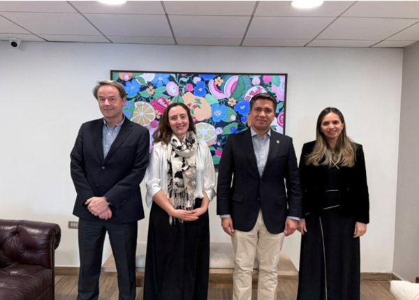 ACHILA presenta su nueva mesa directiva y comparte los desafíos de la industria aérea con la CNC.