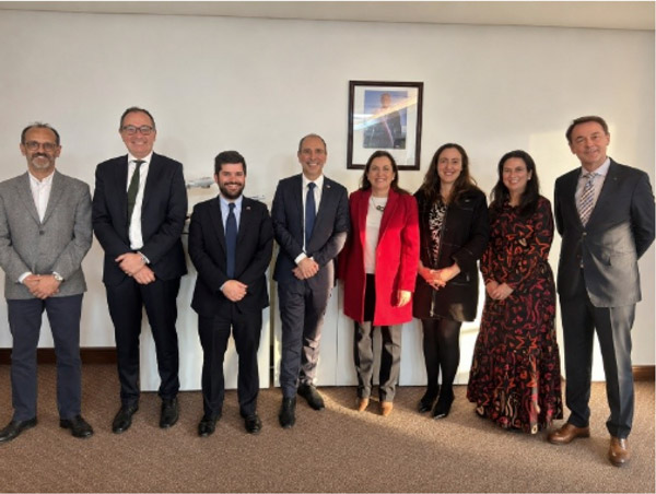 Visita al ministerio de Transporte y Telecomunicaciones.